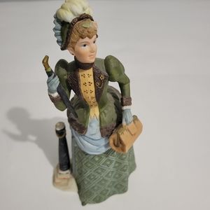 1987 President's Club Albee Award Avon porcelain figurine